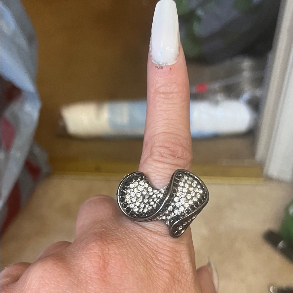 Elegant Silver Crystal Ring